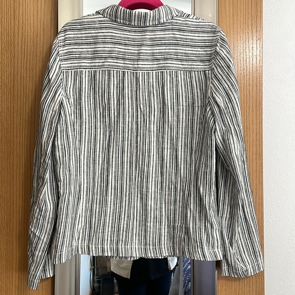 Maurice’s Large navy and white linen blend blazer pockets and front button - Picture 7 of 10